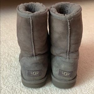 Classic Grey UGGS (good condition, very clean)